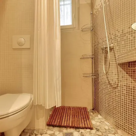 Lovely 1 Bedroom Flat Near Colonel Fabien Metro Station アパート *