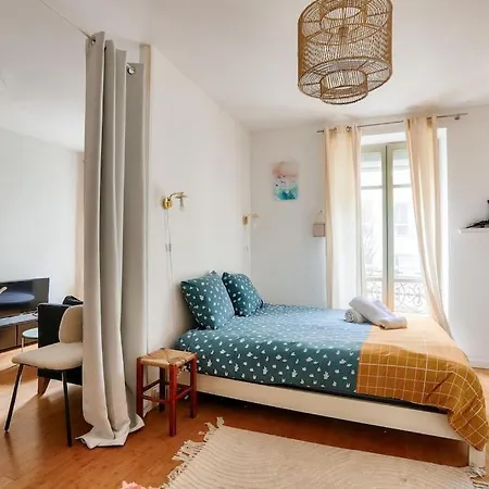 Lovely 1 Bedroom Flat Near Colonel Fabien Metro Station アパート